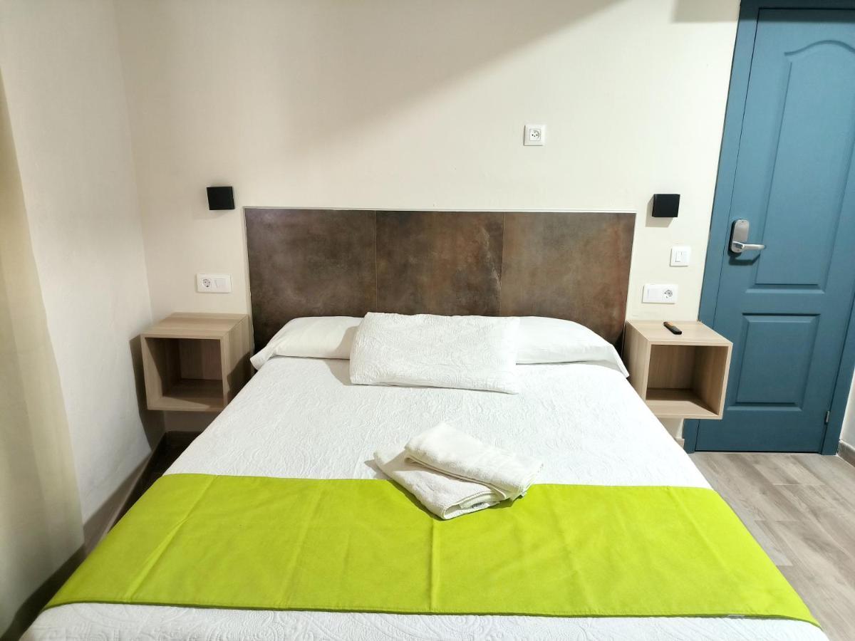 Pension Perez Montilla Sevilla Exteriér fotografie