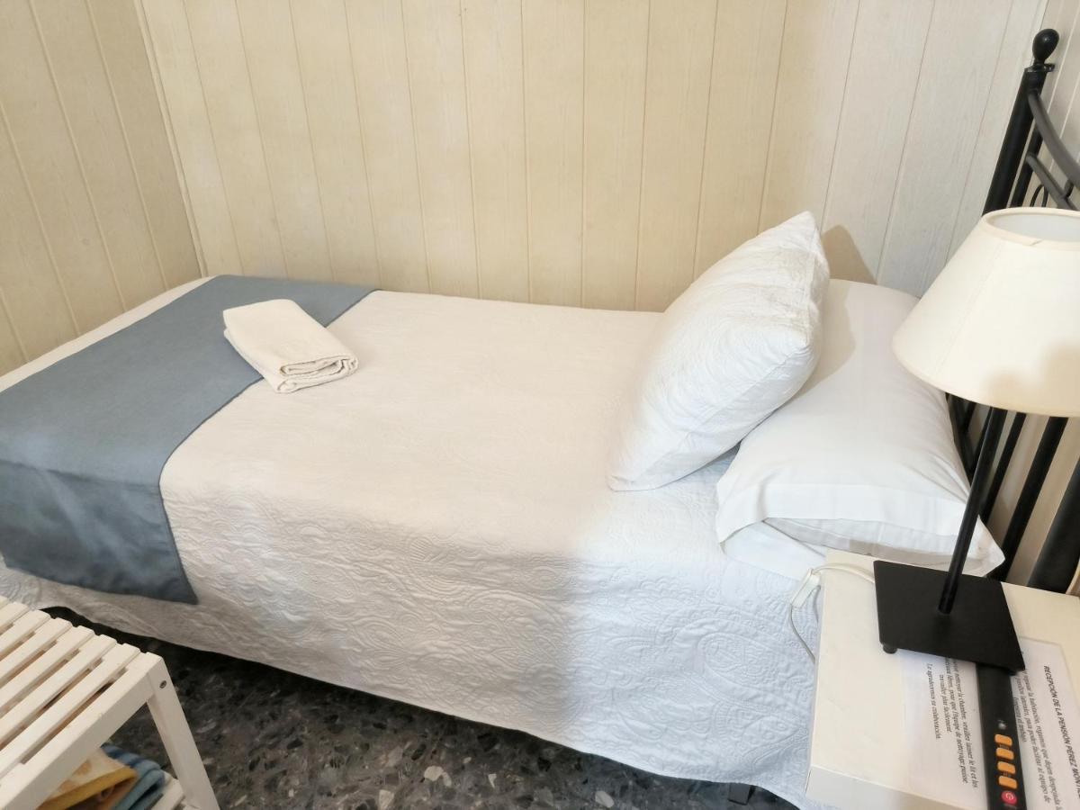Pension Perez Montilla Sevilla Exteriér fotografie